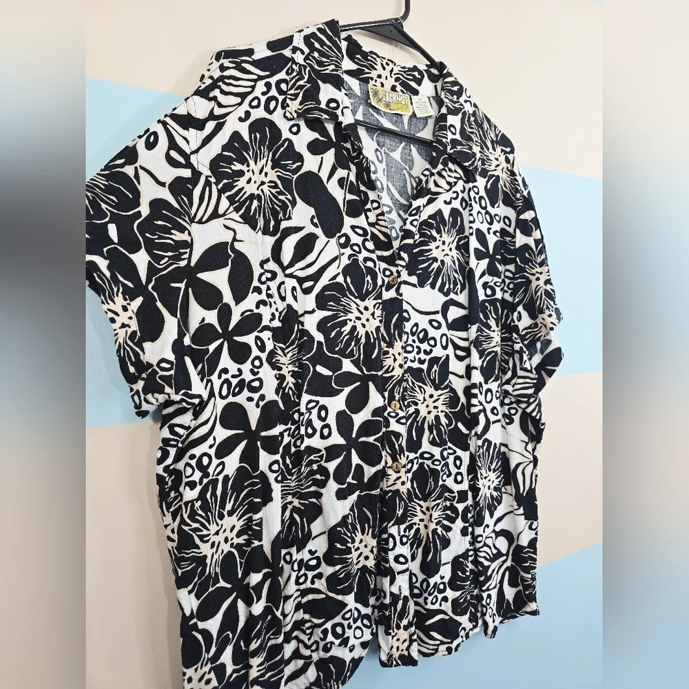Coconut Cafe Plus Size Black and White Floral Button Down Shirt - Picture 3 of 6